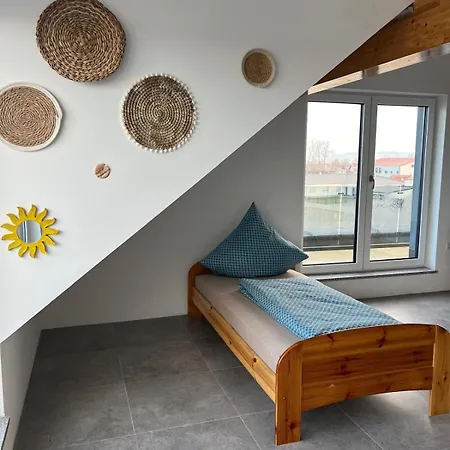 Apartment Haus Villa-moderne Galeriewohnung In Wallersdorf-haidlfing Wallersdorf